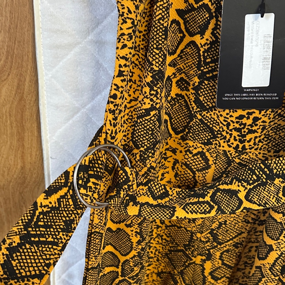 PrettyLittleThing Brown Snake Print Jumpsuit - Picture 3 of 5